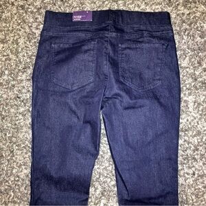 Nydj dark blue stretchy denim jeans.  New!